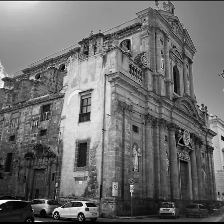 Casa Khalesia * Палермо